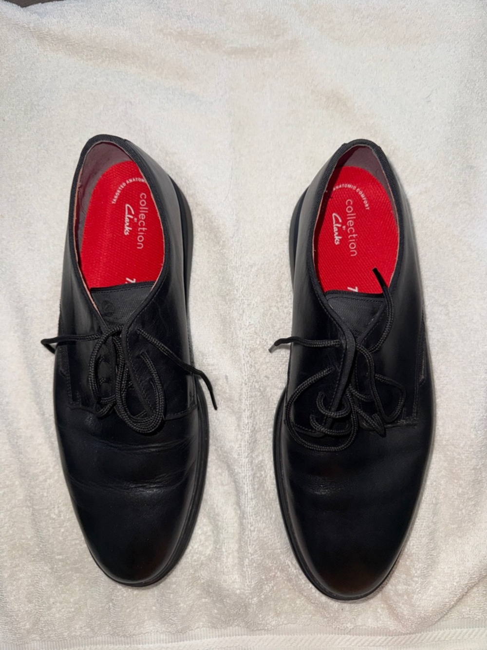 Clarks Men’s Black Leather Lace-Up Dress shoes with Red Insoles